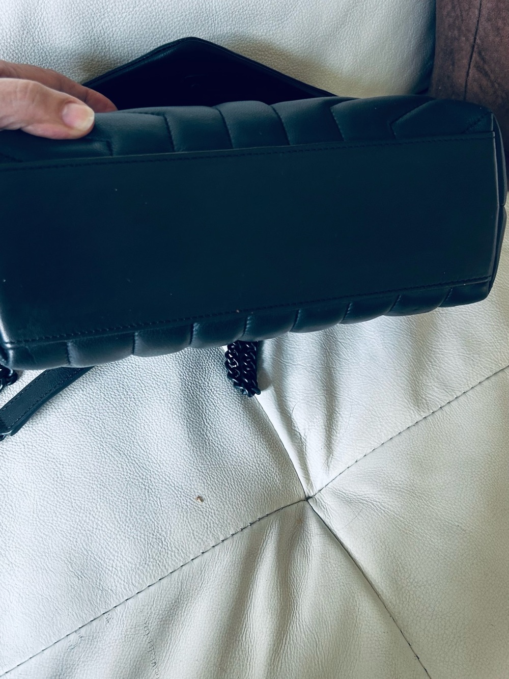 Designer-Inspired Black Quilted Shoulder Bag with Logo Accent - Picture 5 of 6